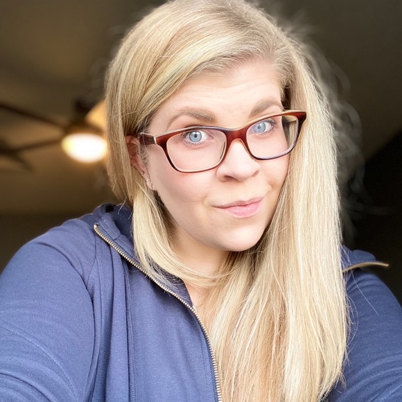 Meet your Posher, Krystyne - Picture 2 of 2